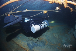 Diver in the Mine Nuttlar Germany in Sidemount Configuration by Andy Kutsch 
